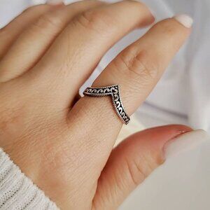 Sterling Silver Chevron Women Ring, Curved Ring, V Shape ring, Boho chic Ring,